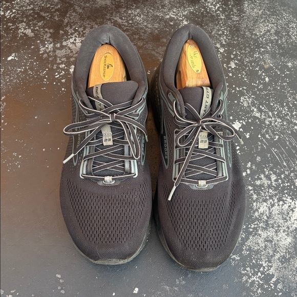 Brooks Men’s Beast GTS 23 Size 11.5 Extra Wide (4E) Black and Gray Sneakers. - Picture 2 of 7